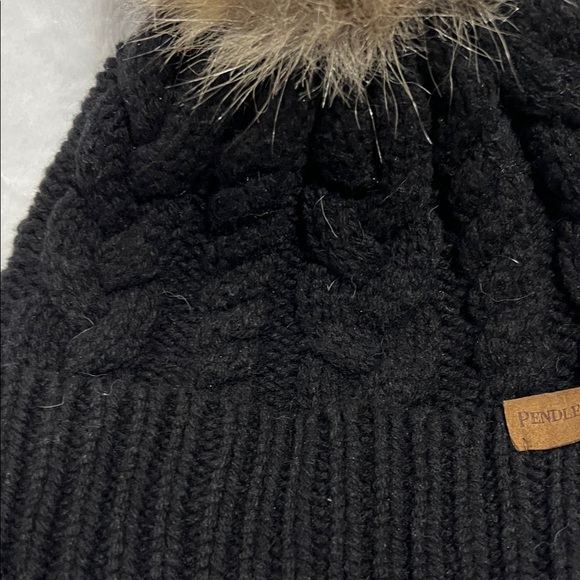 Pendleton LambsWool Black Knit Beanie with Faux Fur Pom Sz OS - Picture 4 of 8
